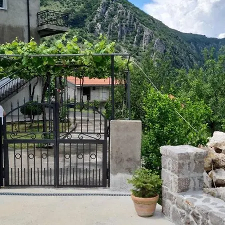 Happy Star Apartments Kotor Exterior photo