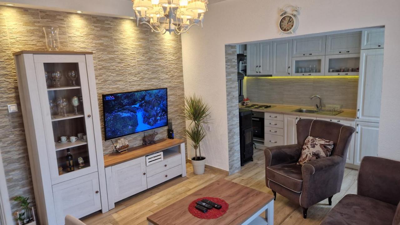 Apartment Happy Star Kotor